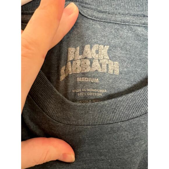 NEW Black Sabbath Cross T Shirt Unisex M Charcoal Gray Band Rock Grunge - Picture 3 of 6